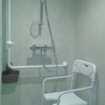 Douche PMR salle d'eau Chai